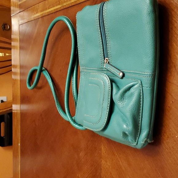 Tignanello crossbody bag teal leather with built in wallet super useful! - Picture 2 of 4